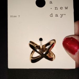 Gold crisscross ring